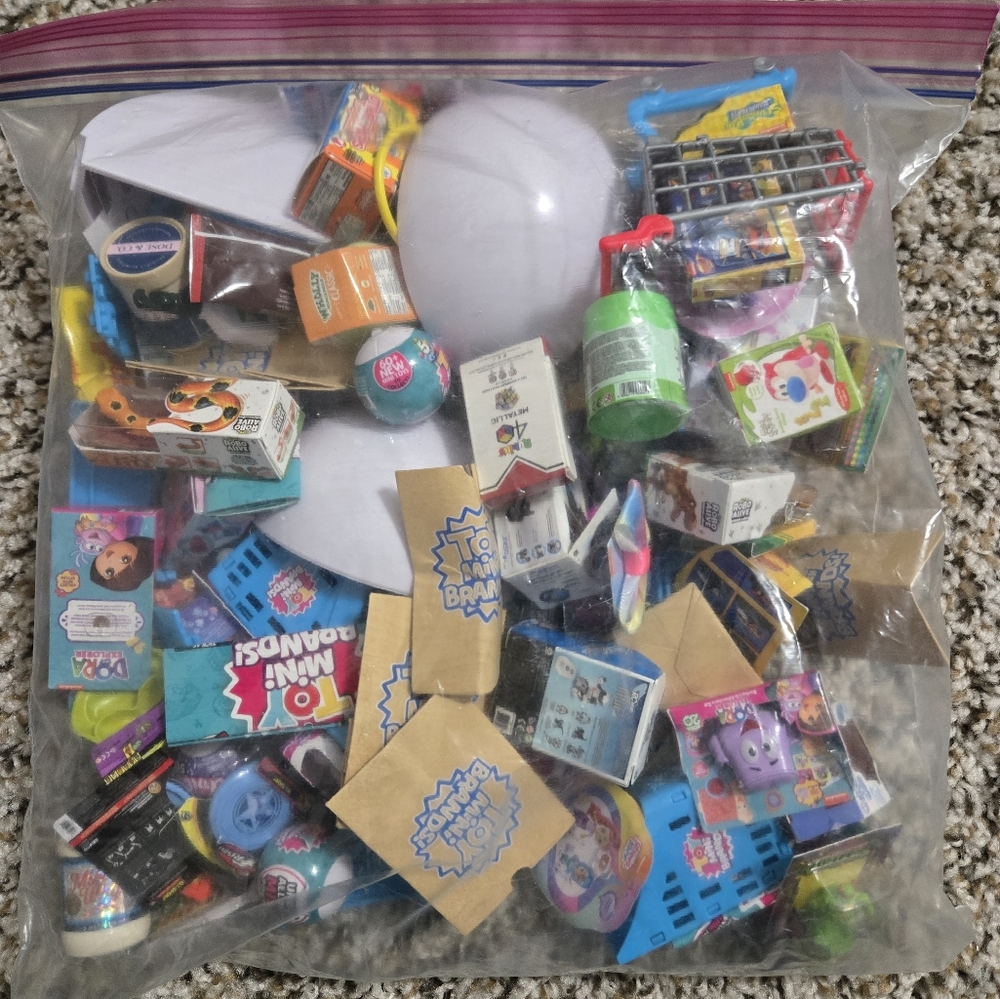 Various Mini Brands minis